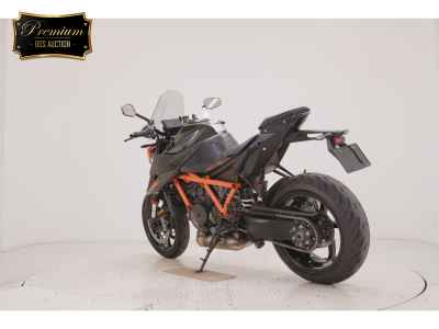 KTM 1290 Super Duke R 2020