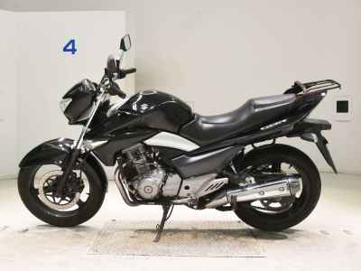 Suzuki GSR250