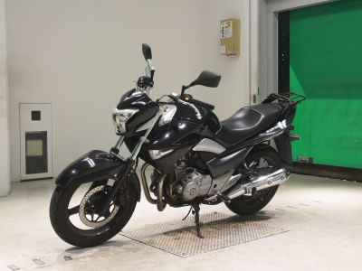 Suzuki GSR250