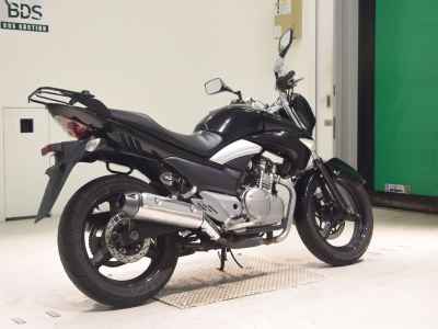 Suzuki GSR250