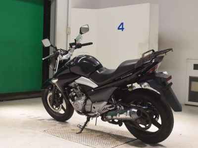 Suzuki GSR250
