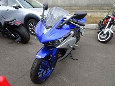 Yamaha YZF-R25 2015