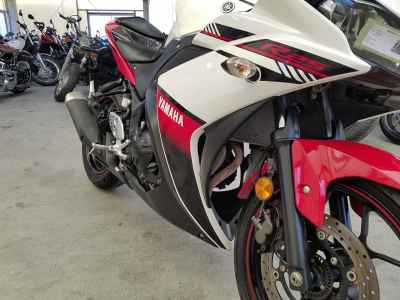 Yamaha YZF-R25 2016