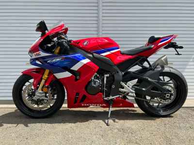 Honda CBR1000RR-R FB SP 2024
