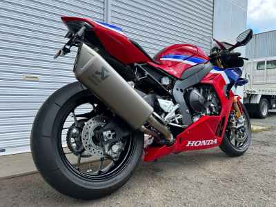 Honda CBR1000RR-R FB SP 2024