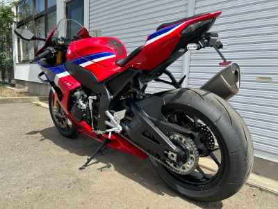 Honda CBR1000RR-R FB SP 2024