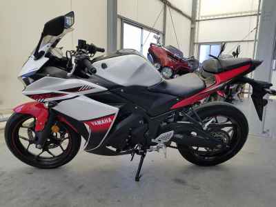 Yamaha YZF-R25 2016