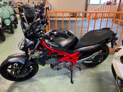 Suzuki Gladius SFV650 2016