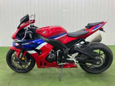 Honda CBR1000RR-R FB SP 2024