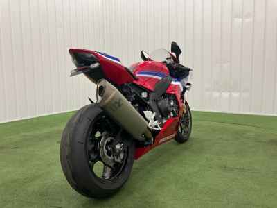 Honda CBR1000RR-R FB SP 2024