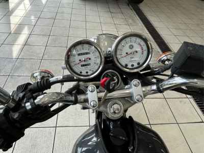 Yamaha SR400 2021