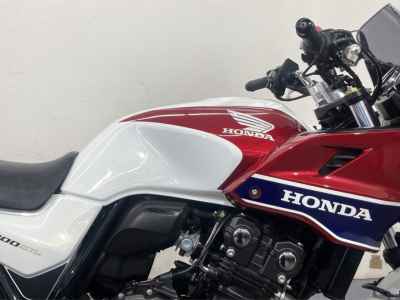 Honda CB400 Super Boldor 2015
