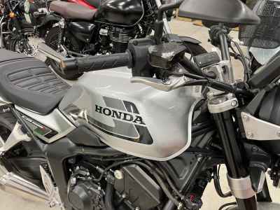Honda CB1000F 2025
