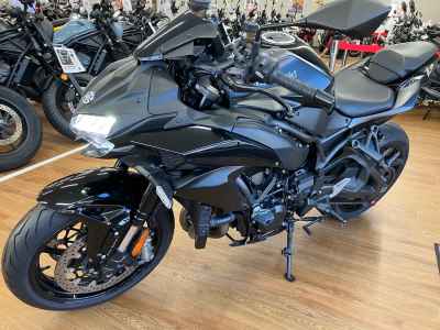Kawasaki Z1000 2021