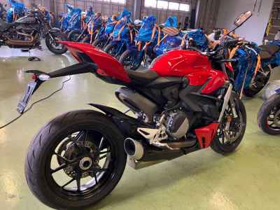 Ducati Streetfighter V2 2023