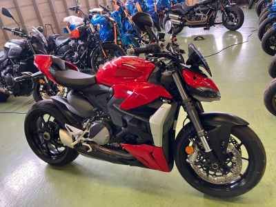Ducati Streetfighter V2 2023