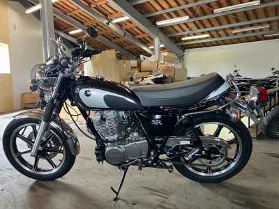 Yamaha SR400 2021