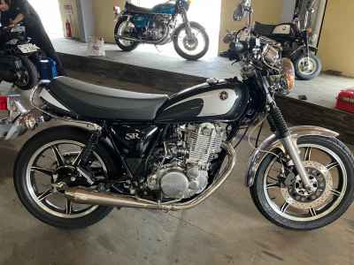 Yamaha SR400 2021