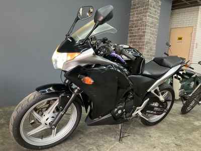 Honda CBR250R 2011