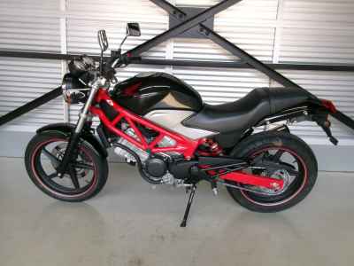 Honda VTR250 2011