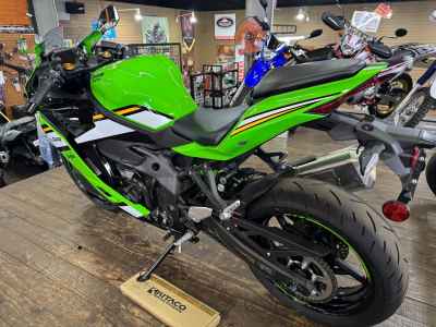 Kawasaki Ninja ZX-4RR KRT Edition 2025