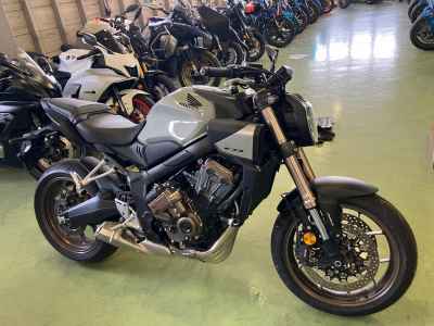 Honda CB650R E-Clutch 2024