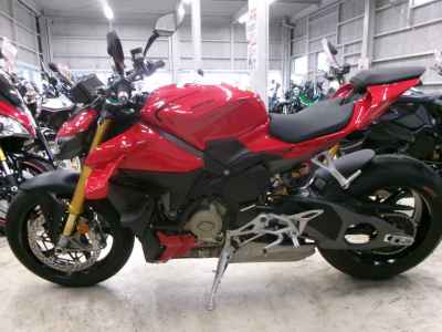 Ducati Streetfighter V4S 2025