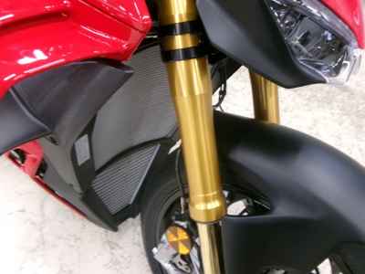 Ducati Streetfighter V4S 2025