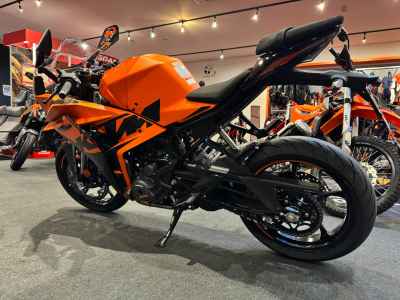 KTM RC 390 2022