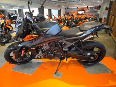 KTM 990 Duke 2024