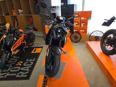 KTM 990 Duke 2024