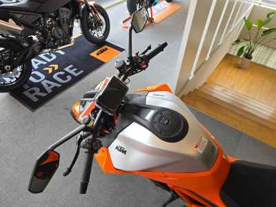 KTM 1290 Super Duke R Evo 2023