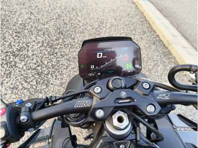 BMW M1000R 2025