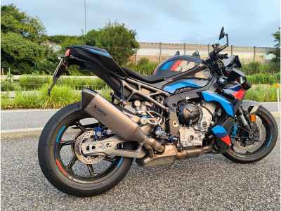 BMW M1000R 2025