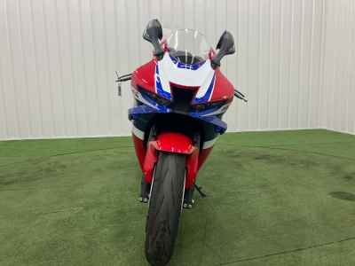 Honda CBR1000RR-R FB SP 2024