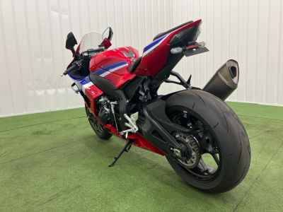 Honda CBR1000RR-R FB SP 2024