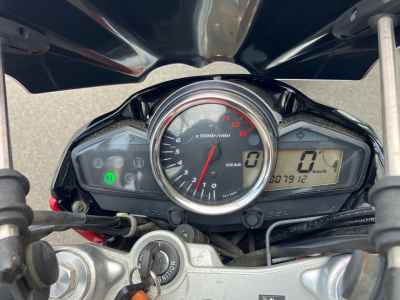 Suzuki GSR250