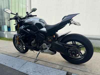 Ducati Streetfighter V4S 2021