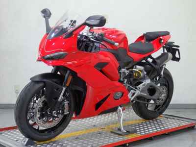 Ducati Panigale V2 2025