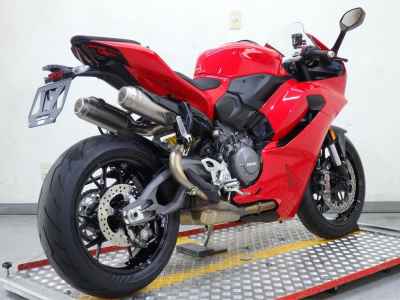 Ducati Panigale V2 2025