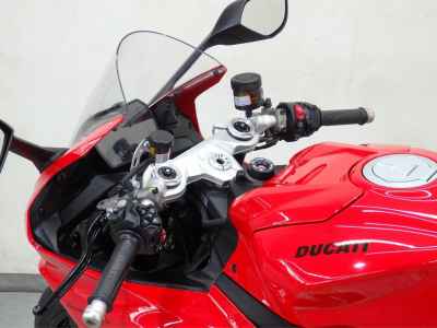 Ducati Panigale V2 2025