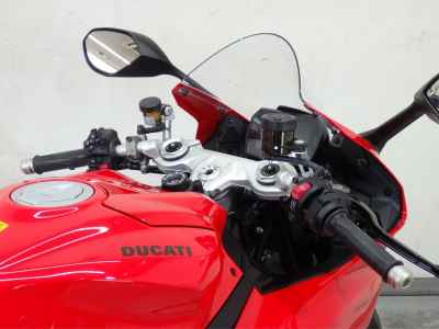 Ducati Panigale V2 2025
