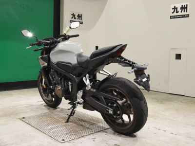 Honda CB650R E-Clutch 2024