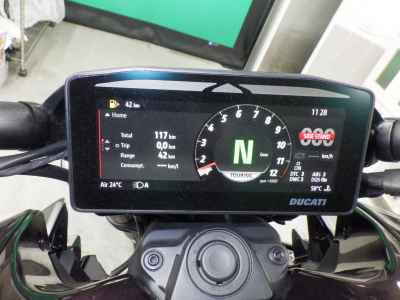 Ducati Diavel V4 2025