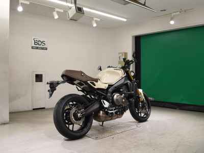 Yamaha XSR900 2025