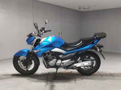Suzuki GSR250