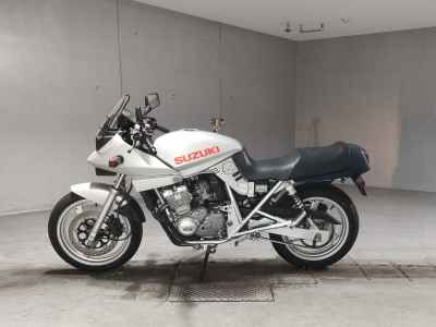 Suzuki GSX250S Katana