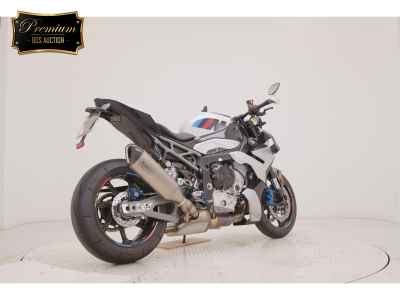 BMW M1000R 2026