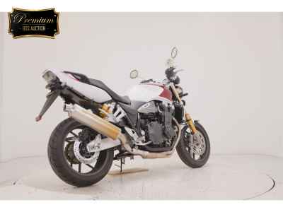 Honda CB1300SF 2025