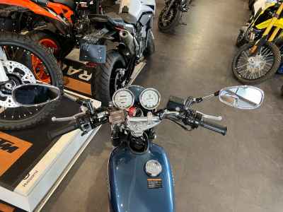 Yamaha SR400 2019